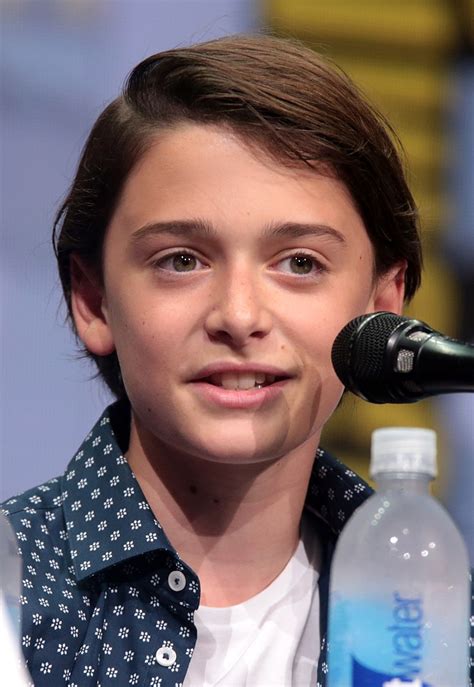 noah schnapp actress.